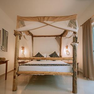 Standard Deluxe Zimmer mit Kingsize-Bett